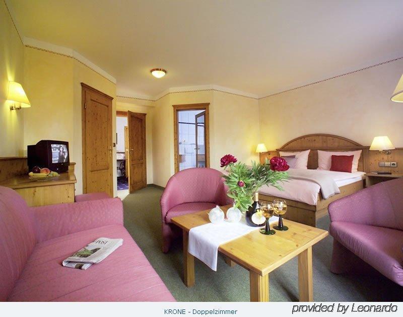 Akzent Hotel Krone Helmstadt エクステリア 写真