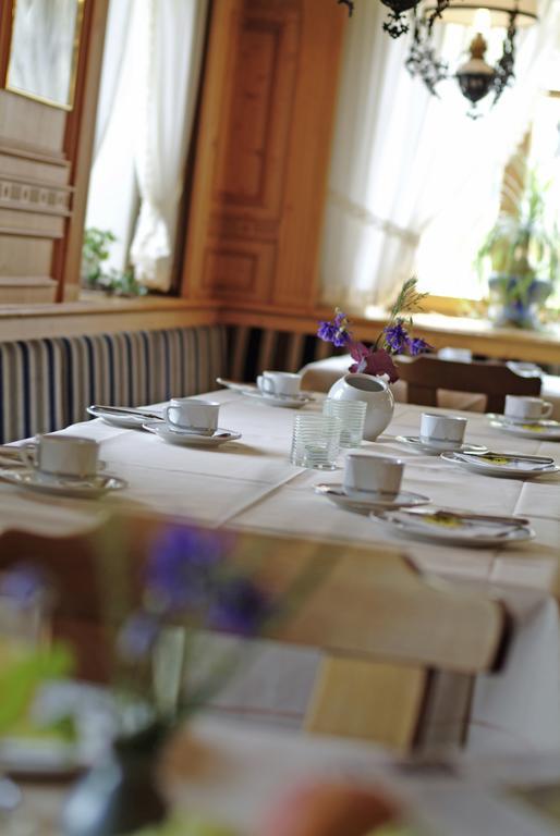 Akzent Hotel Krone Helmstadt エクステリア 写真